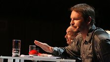 Vilniuje esančiame Lietuvos vaikų ir jaunimo centre jau prasidėjo pirmieji naujojo TV3 &scaron;ou &bdquo;Lietuvos talentai&ldquo; filmavimai. Gerbėjų pilnoje salėje netrūko pasipiktinimo ir džiaugsmo &scaron;ūksnių bei žavingųjų komisijos narių &ndash; Marijono Mikutavičiaus, Rūtos &Scaron;čiogolevaitės ir Adolfo Večerskio sąmojų.