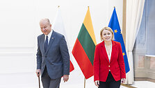 Lenkijos ambasadorius Lietuvoje Konstanty Radziwiłł susitiko su  Lietuvos užsienio reikalų viceministre Jovita Neliup&scaron;iene