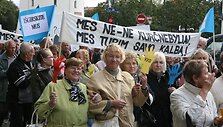 Lietuvos kurtieji, minėdami Tarptautinę kurčiųjų dieną, penktadienį Vilniuje organizuoja eitynes, kuriomis siekiama atkreipti visuomenės ir valdžios dėmesį į sunkumus, su kuriais susiduria negirdintys žmonės.