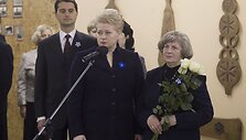 Laisvės gynėjų dienos proga prezidentė Dalia Grybauskaitė lankėsi Vilniaus &bdquo;Ryto&ldquo; progimnazijoje.