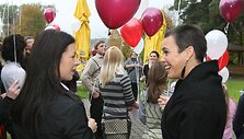 Akcijos metu žmonės nuo spalio iki gruodžio pradžios raginami prisidėti prie organizacijos &bdquo;Gelbėkit vaikus&ldquo; programos &bdquo;Galimybė gyventi geriau&ldquo;, padėti vaikų globos auklėtiniams rasti naujus namus bei aukoti skaudžių istorijų herojams.