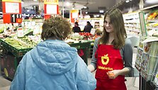 Prezidentė Dalia Grybauskaitė pradėjo de&scaron;imtąją &bdquo;Maisto banko&ldquo; akciją.
