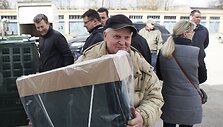 Kompostavimo dėžės Salininkų gyventojams atiteko nemokamai.