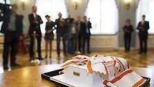 Dalia Grybauskaitė apdovanojo Andersą Foghą Rasmusseną.