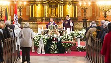 Ra&scaron;ytojas Romualdas Granauskas i&scaron;lydėtas į paskutinę kelionę.