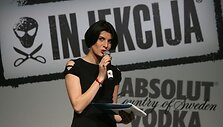 &bdquo;Mados infekcijos&ldquo; debiutantus pro padidinamąjį stiklą stebėjo žinomi veidai.