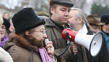 Gruodžio 10 d. prie Vilniaus Sporto rūmų įvyko protesto mitingas. Mitingą organizavo Lietuvos pagyvenusių žmonių asociacija, prie jo prisidėjo ir Pensininkų partija.