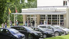 Vilniaus Mikalojaus Dauk&scaron;os vidurinėje mokykloje nuaidėjo paskutinis skambutis