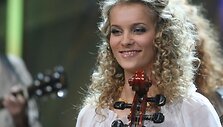 &bdquo;Dvi minutės &scaron;lovės&ldquo; pasirodymų akimirka