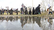 Buvę narkomanai romų tabore ie&scaron;kojo savo senųjų narkotikų prekeivių 
