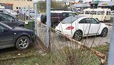 Trys parduotuvės ir autoservisas Vinliuje gali likti be automobilių aik&scaron;telės