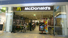Antrą de&scaron;imtį Lietuvoje veikiantis "McDonald's" džiaugiasi kasmet augančiu pelnu ir žada naujų restoranų atidarymus