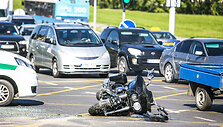 Vilniuje &ndash; motociklo ir &bdquo;Audi&ldquo; susidūrimas
