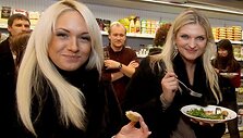 Krautuvėlės atidarymo akimirka