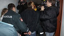Nepilnametis įtariamasis teisme net neslėpė veido