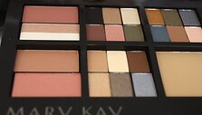 Kompanija &bdquo;Mary Kay&ldquo; lietuvaitėms pristatė &scaron;iltojo sezono makiažo madas. 