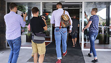 Jonas Valančiūnas pasipuo&scaron;ė Christiano Louboutino kuprine