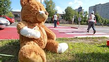 Rugsėjį moksleivius saugos draudimu ir i&scaron;skirtiniais kelio ženklai.