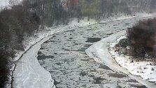 Neryje užstrigo ledai