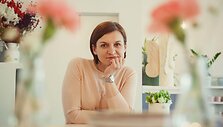 Loreta i&scaron; gėlių buria mamoms: prie&scaron; &scaron;ventę IT įmonę palikusią floristę užplūdo užsakymai