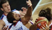 Turkijos ir Serbijos rungtynių akimirka