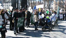 Pareigūnų protesto akcija: su žmonomis, draugėmis, draugais ir vaikais