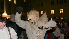 Kanapinis džiaugiasi pergale.