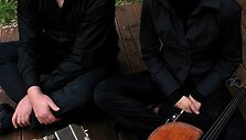 Sekmadienį Kaune pasirodys akordeonistas i&scaron; Austrijos Klaus Paier ir kroatė violončelininkė Asja Valcic.