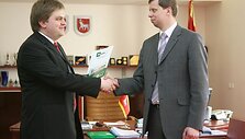 Anot dienra&scaron;čio Kauno padalinio vadovo D.Večerskio (kairėje), nuo &scaron;iol &bdquo;15min&ldquo; dar stipriau įsilies į laikinosios sostinės gyvenimą.