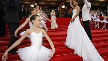 Nepaisant ekonominės krizės į 62-ąjį Kanų kino festivalį suvažiavo visas būrys ry&scaron;kių režisierių ir aktorių.