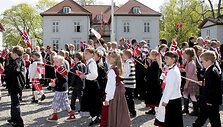 Norvegai sekmadienį &scaron;venčia ne tik savo konstitucijai skirtą Nacionalinę dieną, bet ir savo &scaron;alies atstovo pergalę &bdquo;Eurovizijoje&ldquo; (2009.05.17).