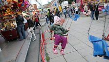 Penktadienį prasidėjusi &scaron;ventė &bdquo;Kauno dienos 2009&ldquo; ir antrąją dieną, &scaron;e&scaron;tadienį, kviečia nebijoti lietaus.