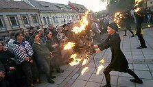 Penktadienį prasidėjusi &scaron;ventė &bdquo;Kauno dienos 2009&ldquo; ir antrąją dieną, &scaron;e&scaron;tadienį, kviečia nebijoti lietaus.