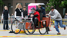 Vienas i&scaron; &scaron;ventės renginių &ndash; Kauno &bdquo;Rotaract&ldquo; klubo BOX-CAR varžybų paradas.