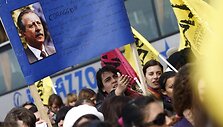 Protesto akcijoje dalydavo de&scaron;imtys tūkstančių žmonių.