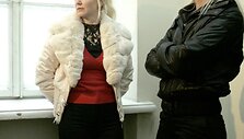 H.Daktaro duktė (de&scaron;inėje) firmą įkūrė pirmadienį.