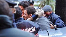 Italijoje policija džiaugiasi įvykdžiusi sėkmingą operaciją prie&scaron; mafiją. 