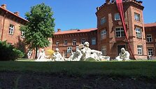 &Scaron;e&scaron;tadienį Raudonės pilyje vyksiantis renginys primins tikrųjų jos &scaron;eimininkų organizuotas &scaron;ventes. 