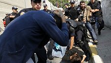 Protestuotojai prie&scaron; TVF Turkijoje