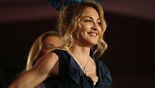 Madonna su &bdquo;Louis Vuitton&ldquo; drabužiais