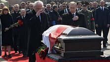V.Putinas atiduoda pagarbą žuvusiam Lenkijos prezidentui