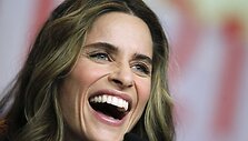 Amanda Peet