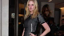 8 vieta &ndash; Lara Stone &ndash; 3.8 mln. JAV dolerių