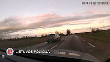 tarsi-lenktyniu-trasoje-policija-priciupo-67-kmval-leistina-greiti-virsijusi-vairuotoja