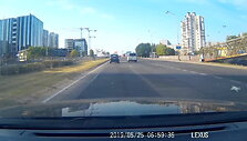 vilniuje-is-vaziuojancio-mikroautobuso-vienas-po-kito-krito-kaciukai