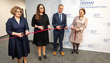Įkurtuvės renovuotoje sostinės teismo dalyje