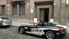 Superautomobilių žygio akimirka