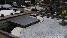 Vandalai i&scaron;vartė antkapius