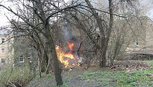 Sandėliukai liepsnojo atvira ugnimi