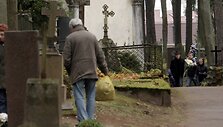 Seimo pirmininkė Irena Degutienė lankosi kapinėse